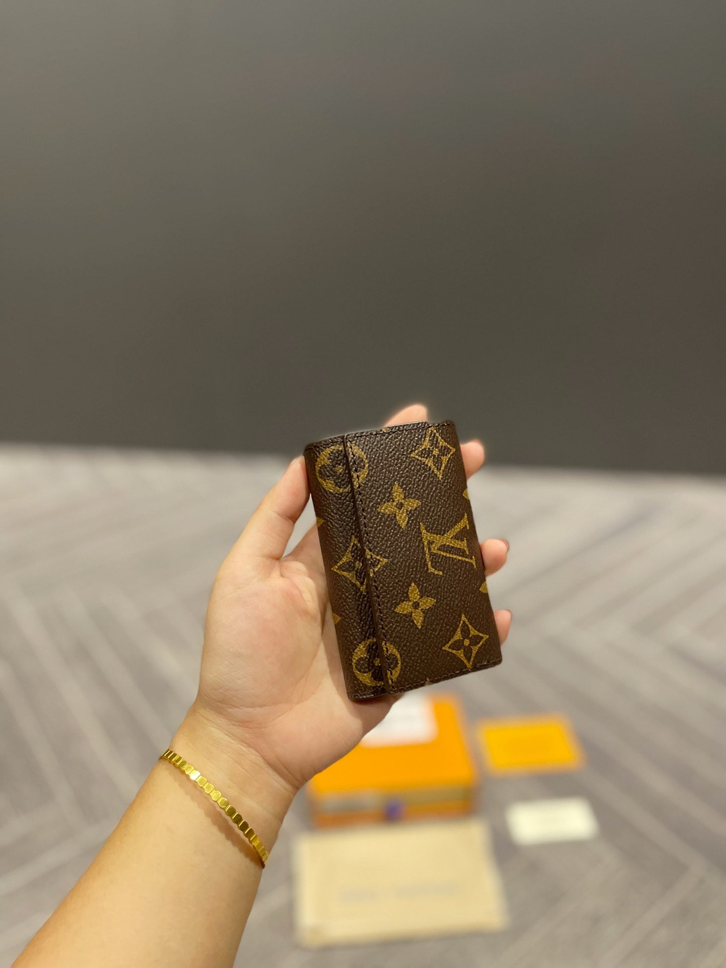 LV-BAG099